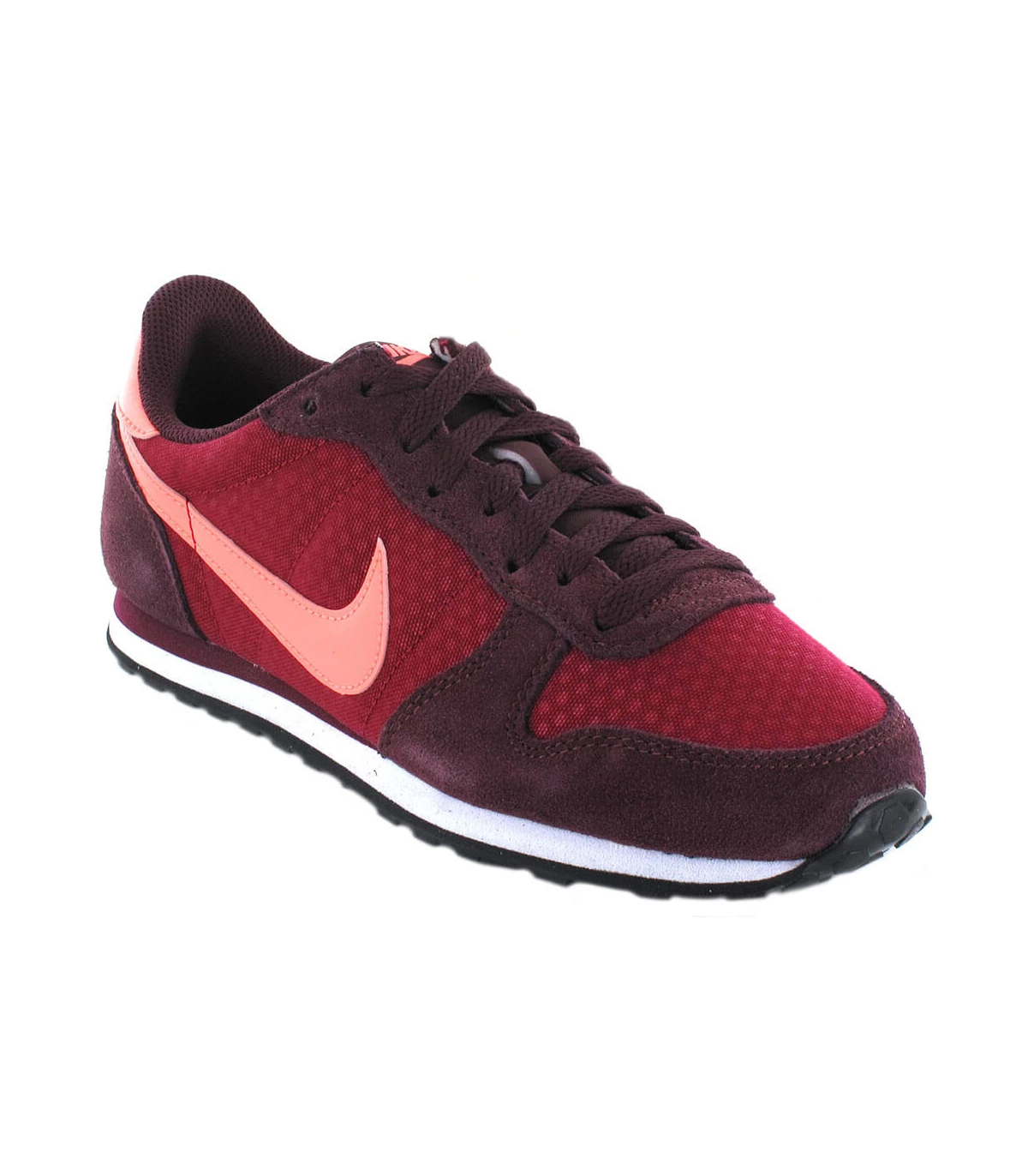 ➤Nike Genicco W Garnet Lifestyle Sneakers l