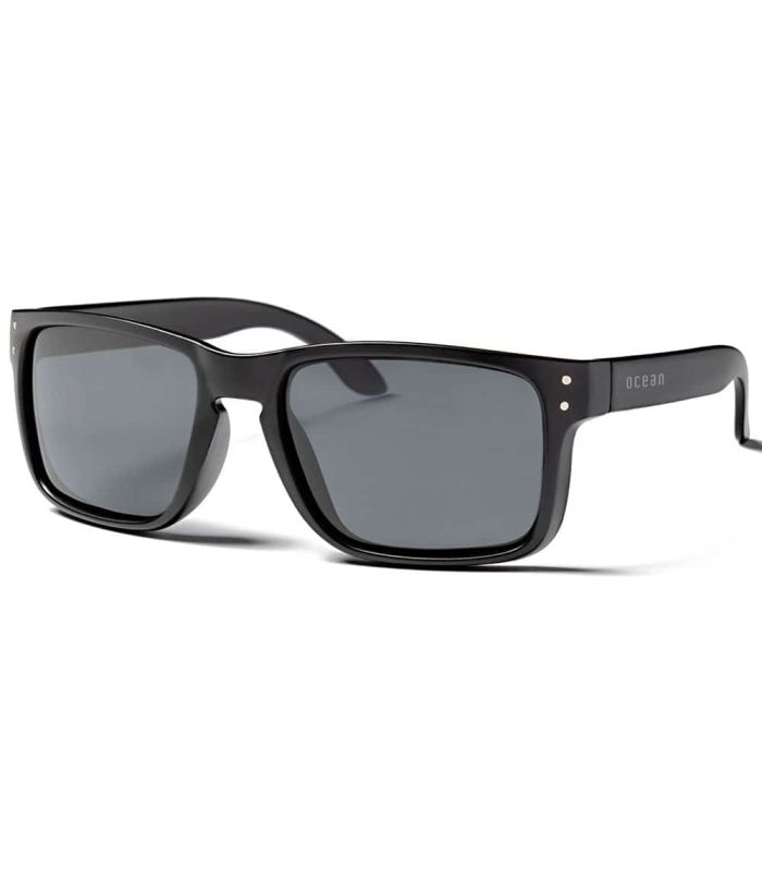 Gafas de sol polarizadas Ocean Blue Moon Matte Black Smoke con montura negra mate y protección UV para uso urbano.