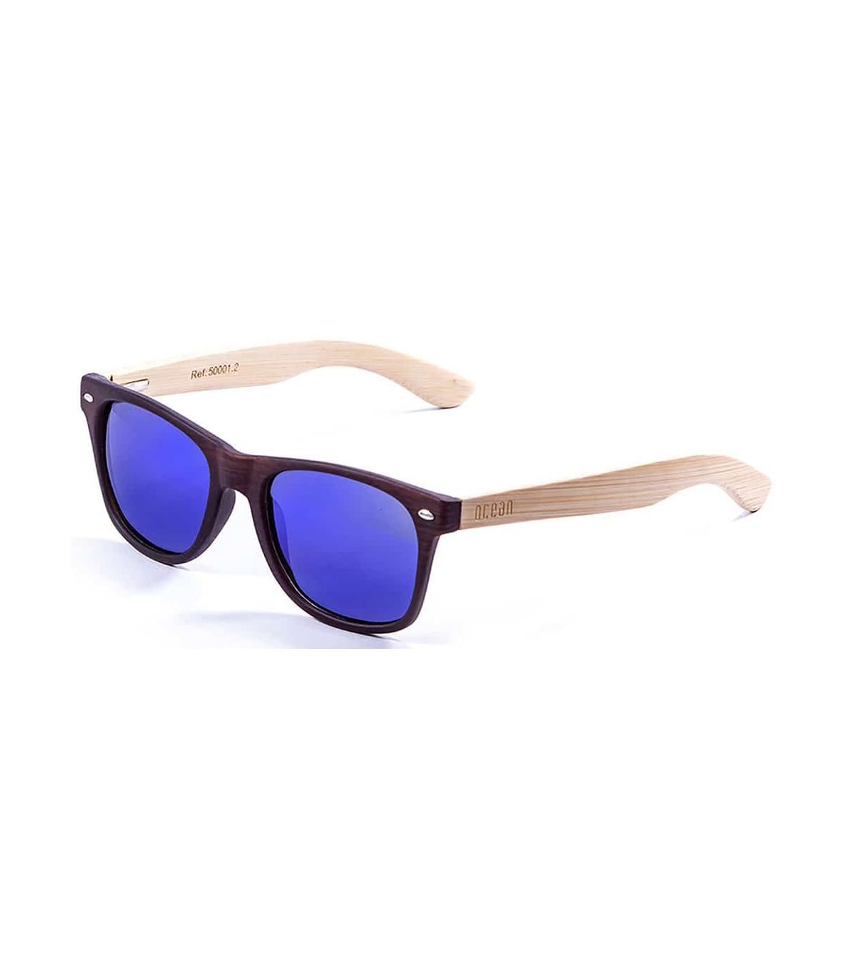 Gafas Ocean Beach Wood de madera marrón oscuro, patillas de bambú y lentes polarizadas azules con protección 100% UV.