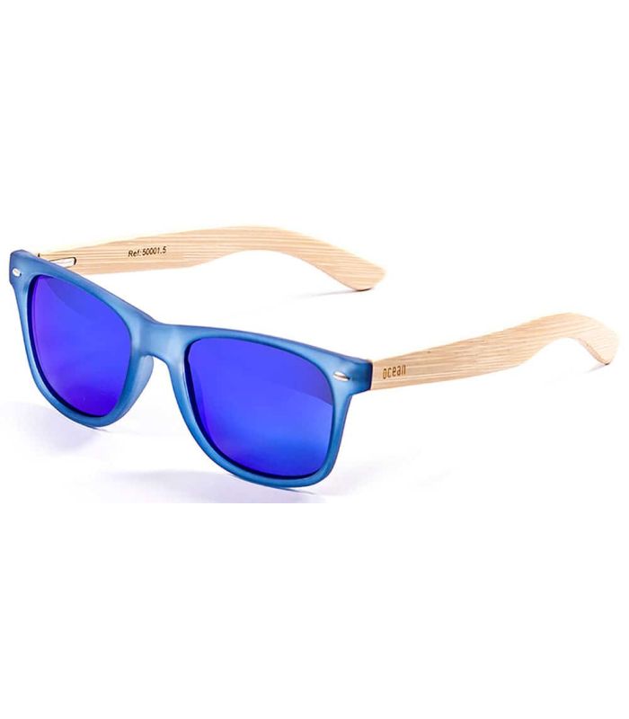 Gafas de sol Ocean Beach Wood Blue con montura azul efecto madera, patillas de bambú y lentes polarizadas UV.