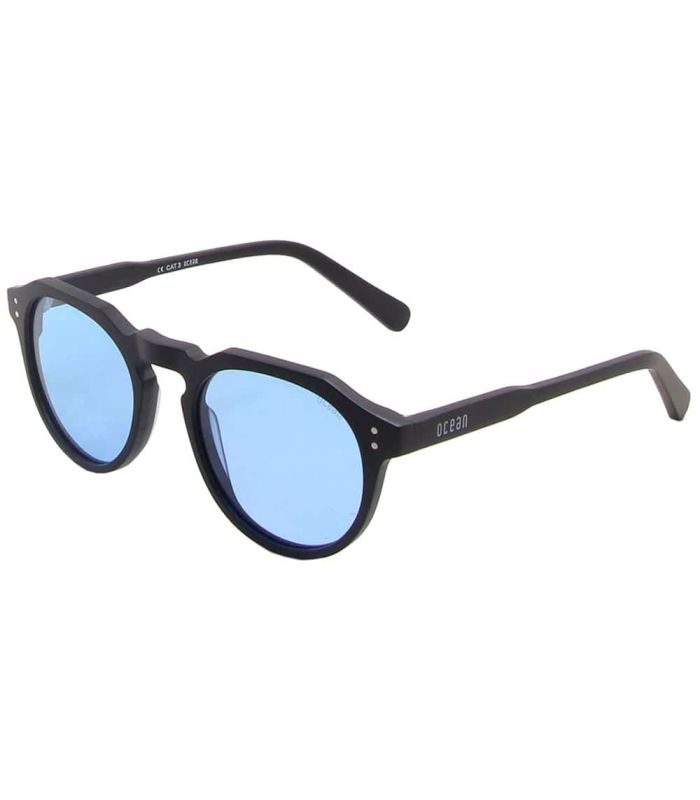 Gafas de sol Ocean Cyclops Black Blue con montura de acetato negro mate y azul y lentes polarizadas.