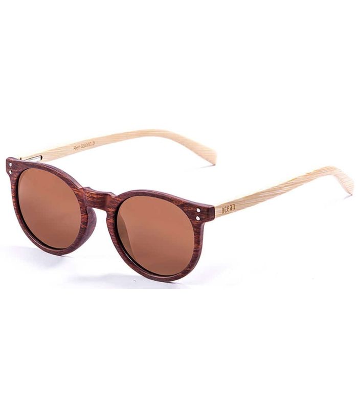 Gafas de sol Ocean Lizard Wood Brown con montura marrón mate, varillas de bambú natural y lentes marrones polarizadas.