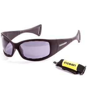 Gafas de sol deportivas Ocean Mentaway Matte Black Smoke con lentes polarizadas y montura ligera antideslizante.