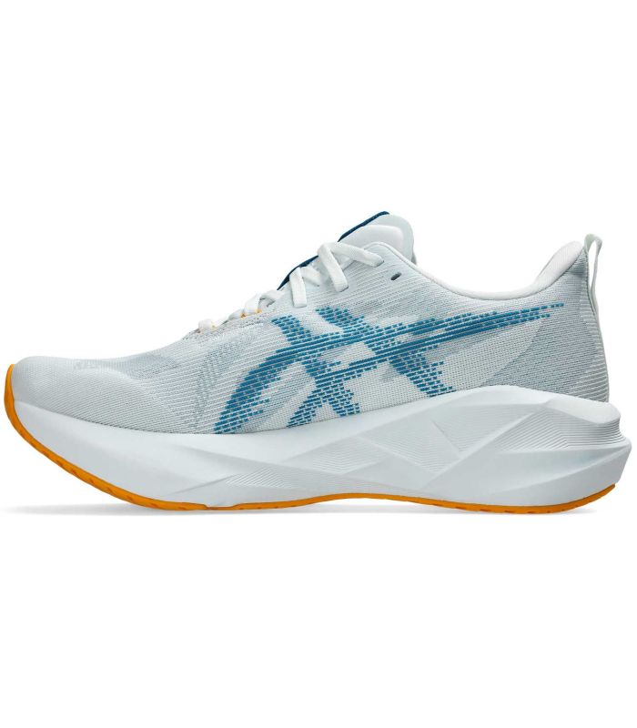 Asics Novablast 5 Arctic | Geometría Trampolín y Eco Espuma