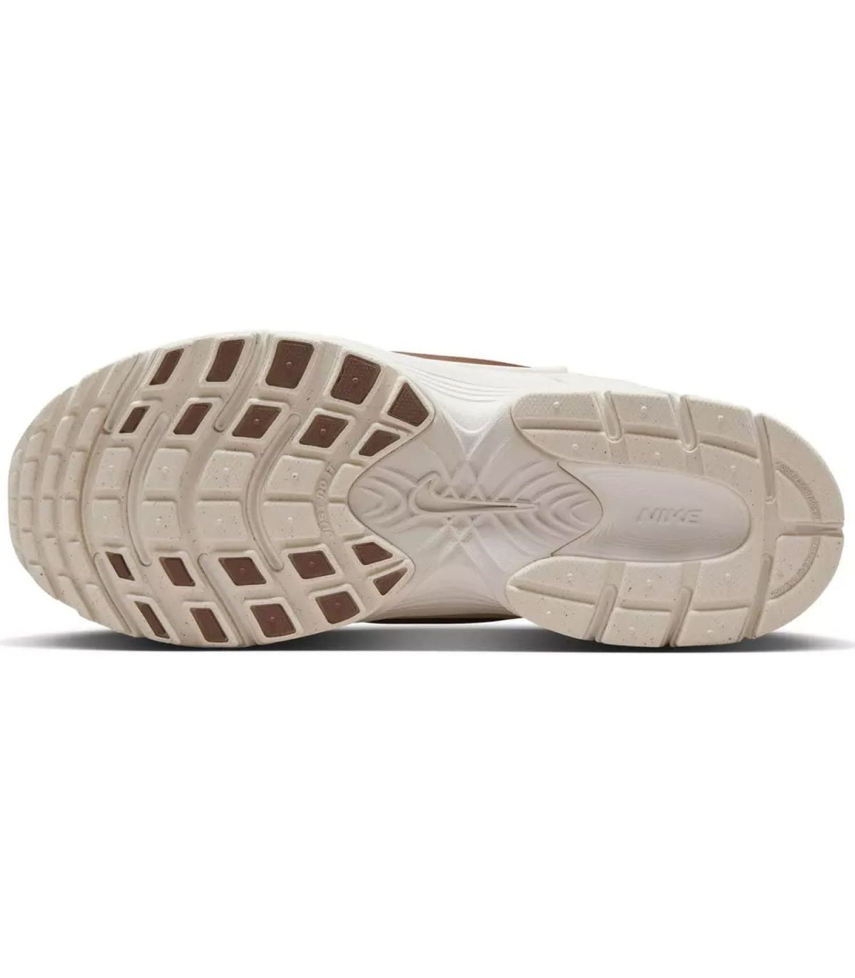Nike V5 RNR | Silueta firme en textil y agarre urbano beige