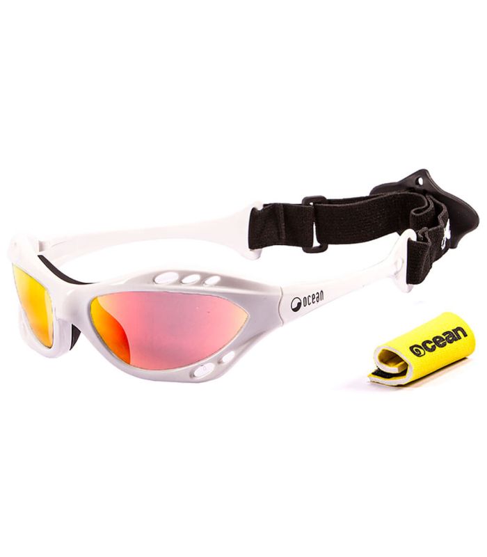 Gafas de sol deportivas Ocean Cumbuco Shiny White con lentes polarizadas Revo y montura blanca ultraligera.